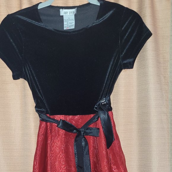 Velvet/red tie around dress - Picture 1 of 2